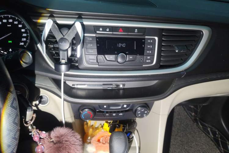 Used Buick Excelle GX 2018 15T Dual-Clutch Elite Model Audio And AC Panel
