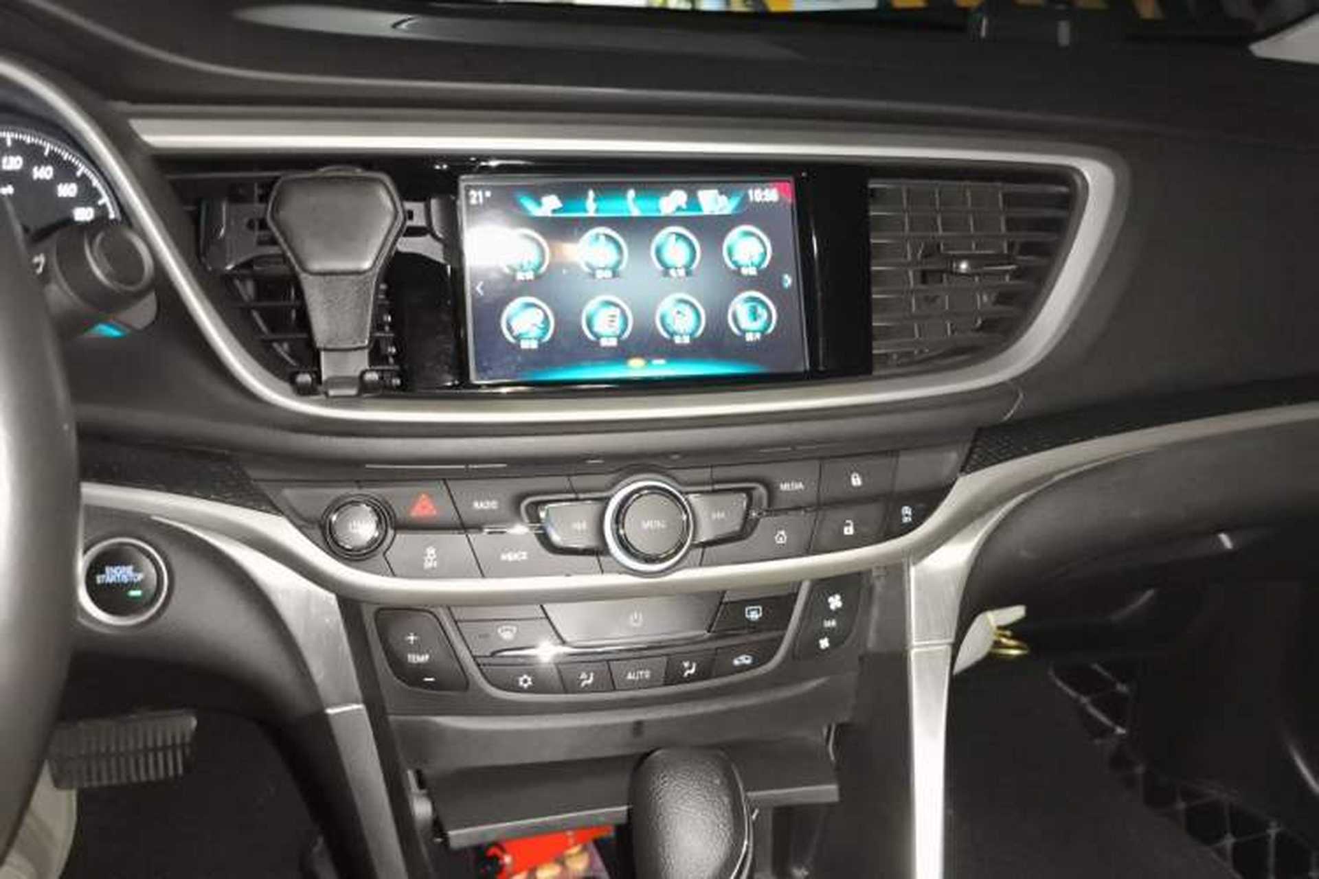 Used Buick Excelle GX 2018 18T Automatic Elite Model Audio And AC Panel