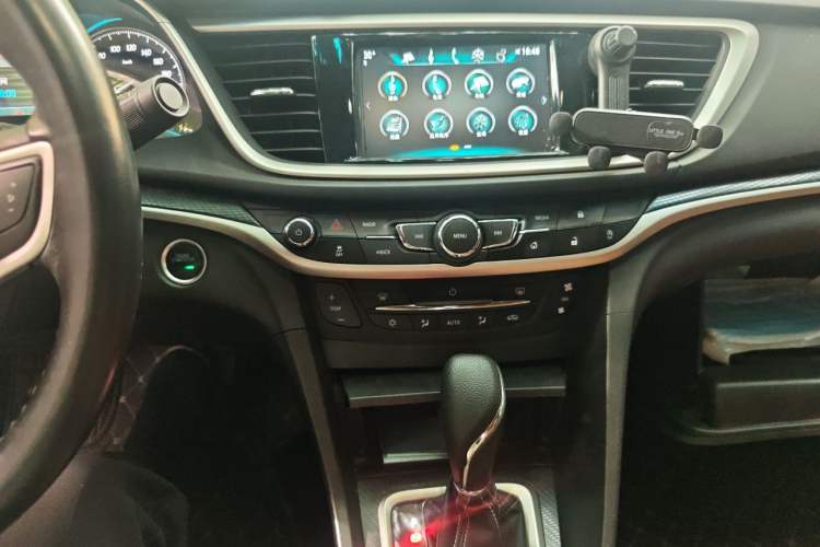 Used Buick Excelle GX 2018 18T Automatic Flagship Model Audio And AC Panel
