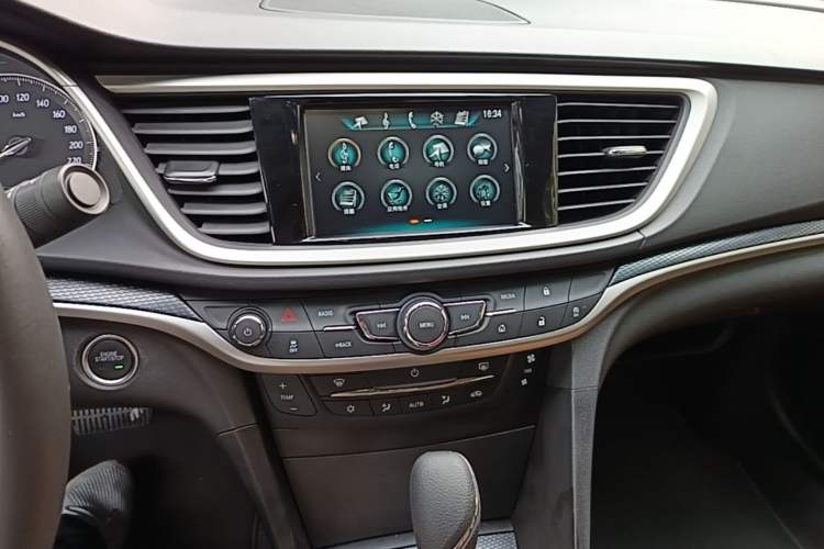 Used Buick Excelle GX 2018 18T Automatic Flagship Model Audio And AC Panel
