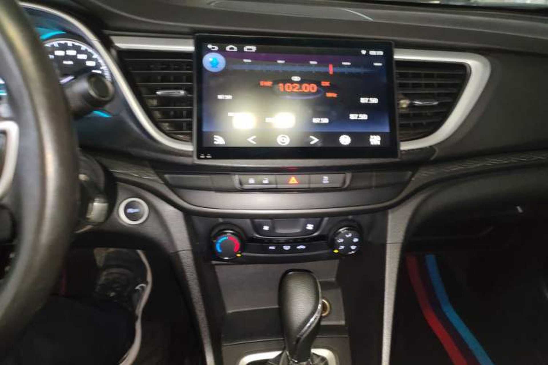 Used Buick Excelle GX 2018 18T Automatic Elite Model Audio And AC Panel