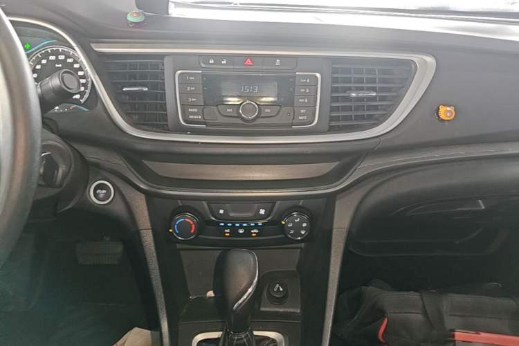 Used Buick Excelle GX 2018 18T Automatic Elite Model Audio And AC Panel