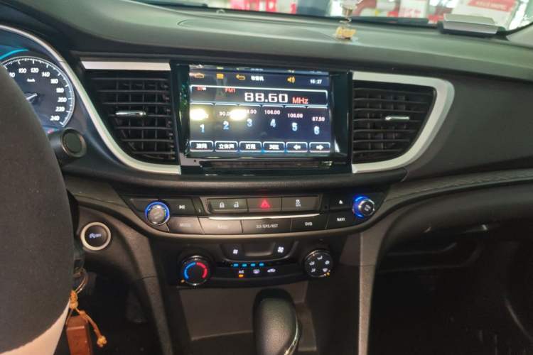 Used Buick Excelle GX 2018 18T Automatic Elite Model Audio And AC Panel