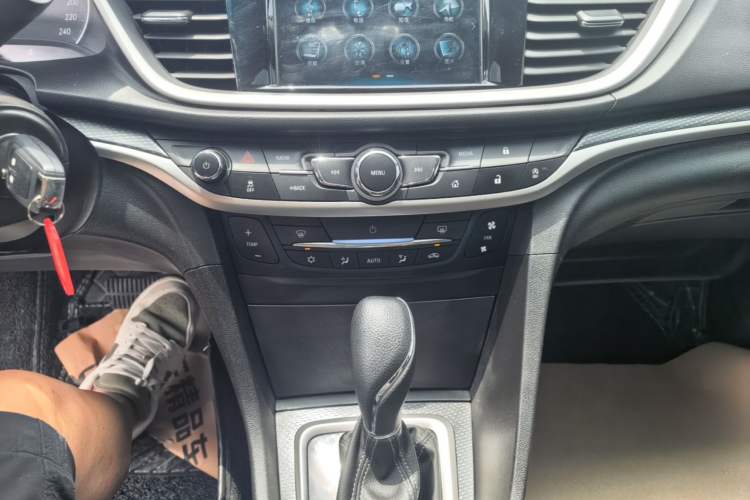 Used Buick Excelle GX 2018 18T Automatic Flagship Model Audio And AC Panel