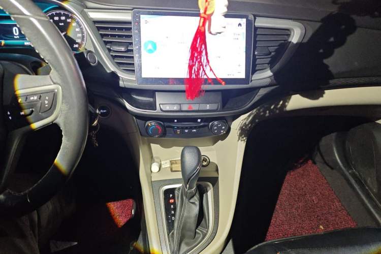 Used Buick Excelle GX 2018 15T Dual-Clutch Elite Model Audio And AC Panel