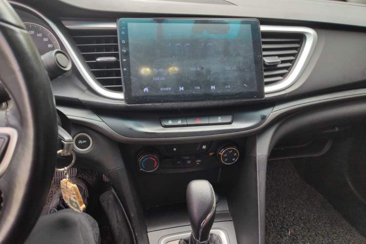 Used Buick Excelle GX 2018 18T Automatic Elite Model Audio And AC Panel