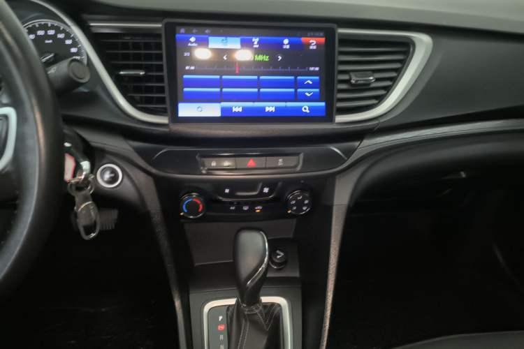Used Buick Excelle GX 2018 18T Automatic Elite Model Audio And AC Panel