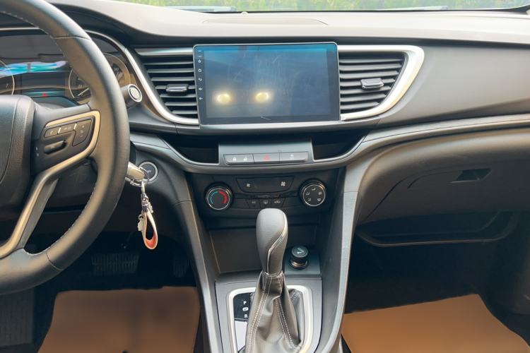 Used Buick Excelle GX 2018 18T Automatic Elite Model Audio And AC Panel