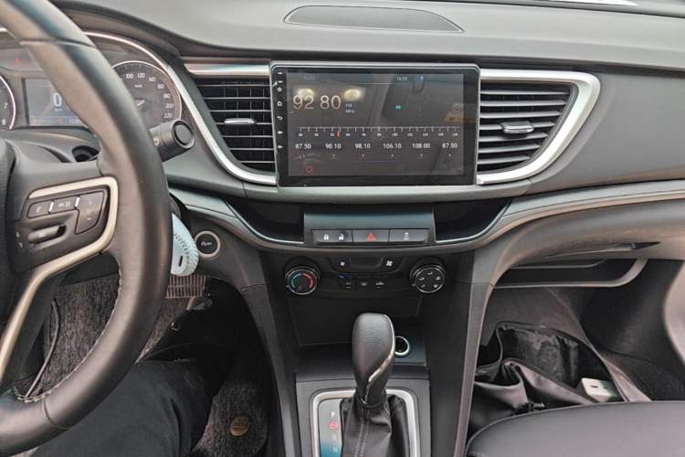 Used Buick Excelle GX 2018 18T Automatic Elite Model Audio And AC Panel