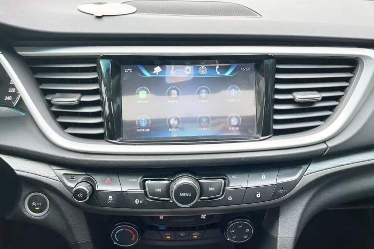 Used Buick Excelle GX 2018 18T Automatic Elite Model Audio And AC Panel