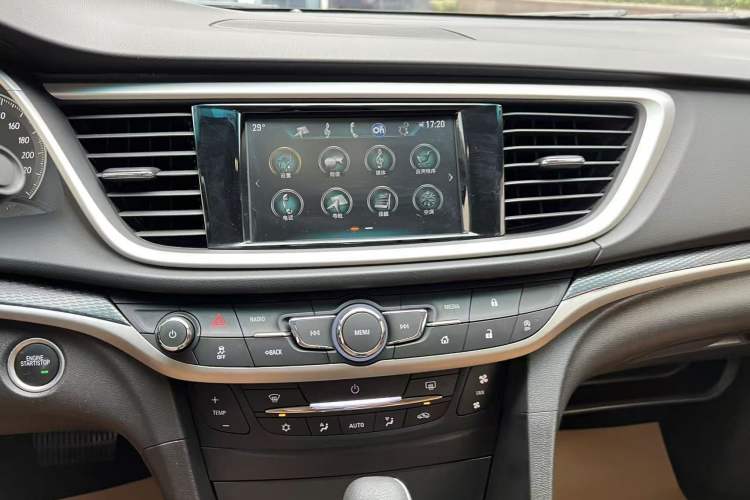 Used Buick Excelle GX 2018 18T Automatic Flagship Model Audio And AC Panel