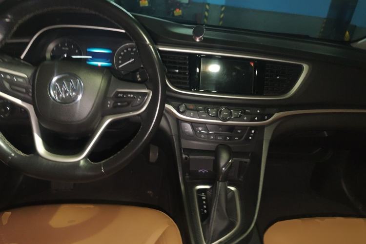 Used Buick Excelle GX 2018 18T Automatic Flagship Model Center Console