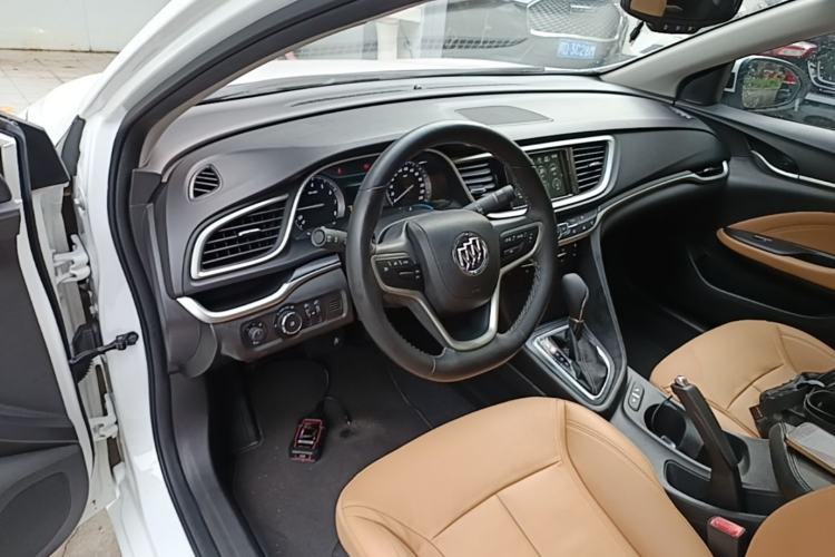 Used Buick Excelle GX 2018 18T Automatic Flagship Model Center Console