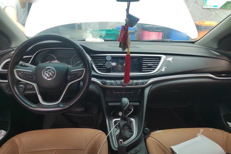 Used Buick Excelle GX 2018 18T Automatic Flagship Model Center Console