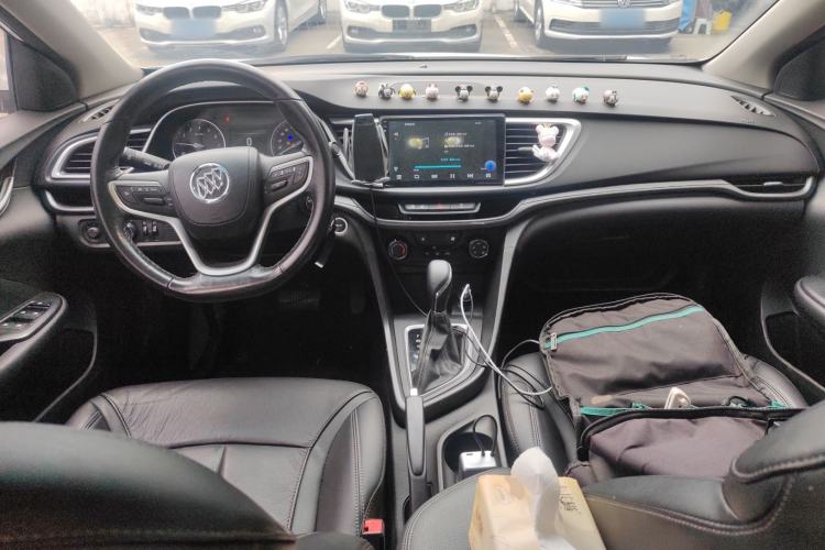 Used Buick Excelle GX 2018 18T Automatic Elite Model Center Console