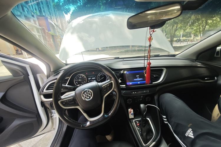 Used Buick Excelle GX 2018 18T Automatic Elite Model Center Console