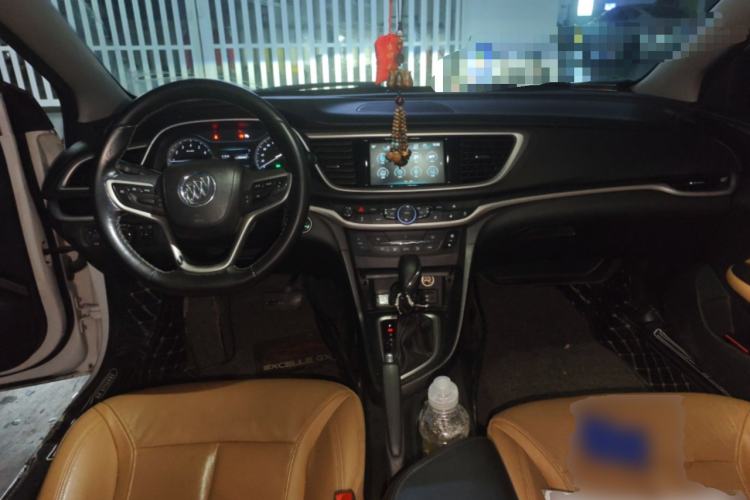Used Buick Excelle GX 2018 18T Automatic Flagship Model Center Console