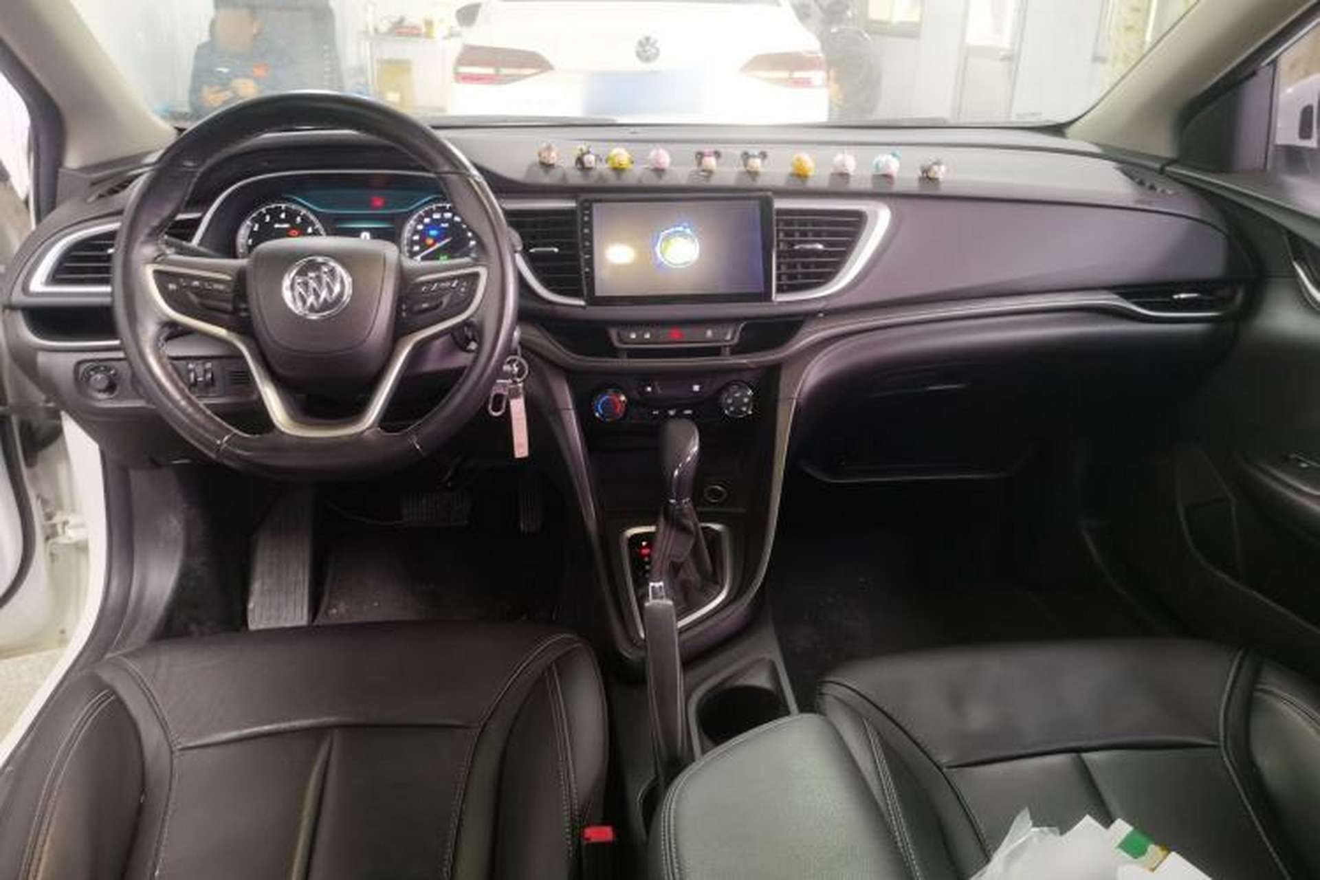 Used Buick Excelle GX 2018 18T Automatic Elite Model Center Console