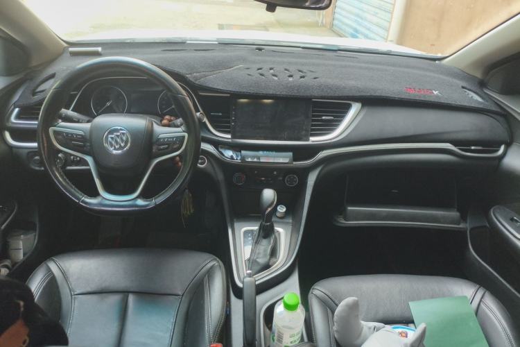Used Buick Excelle GX 2018 18T Automatic Elite Model Center Console