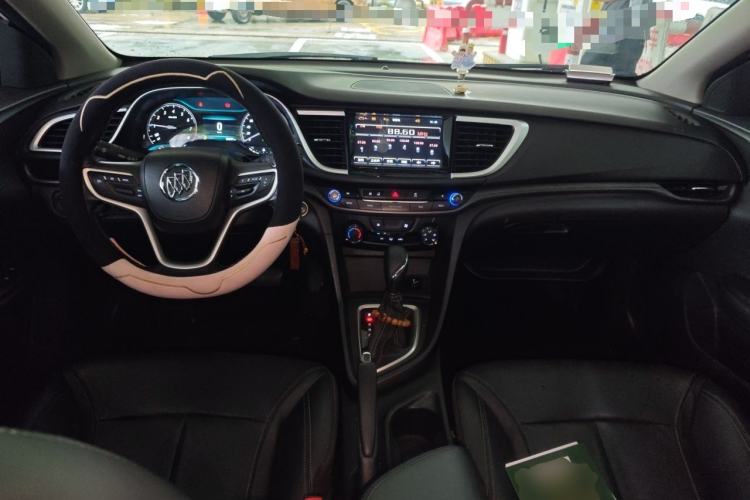 Used Buick Excelle GX 2018 18T Automatic Elite Model Center Console