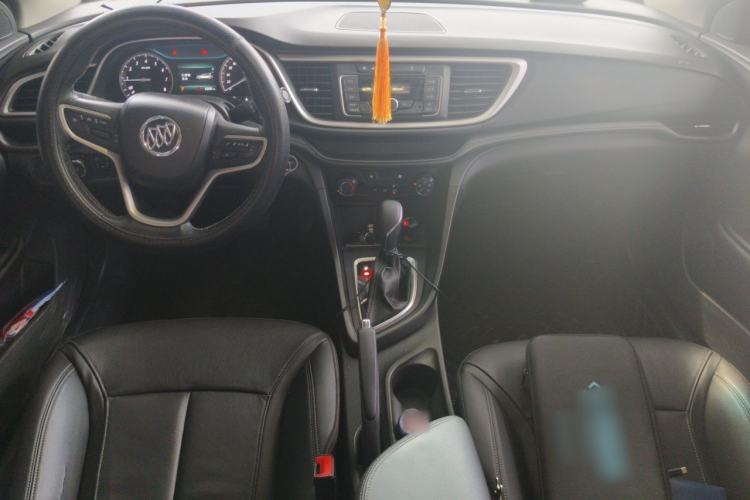 Used Buick Excelle GX 2018 18T Automatic Elite Model Center Console