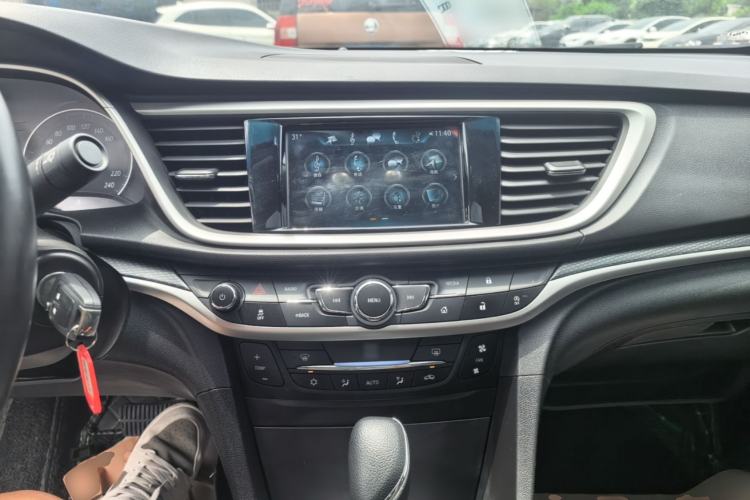 Used Buick Excelle GX 2018 18T Automatic Flagship Model Center Console