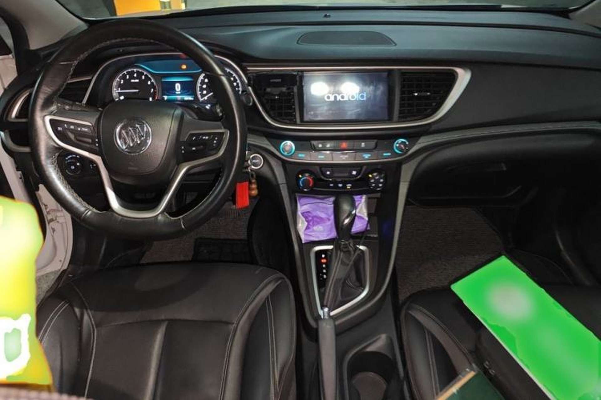 Used Buick Excelle GX 2018 18T Automatic Elite Model Center Console