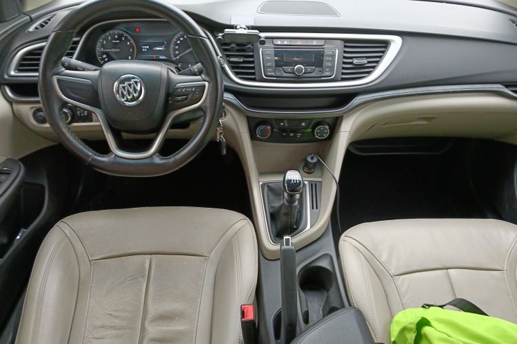 Used Buick Excelle GX 2018 15T Manual Elite Model Center Console