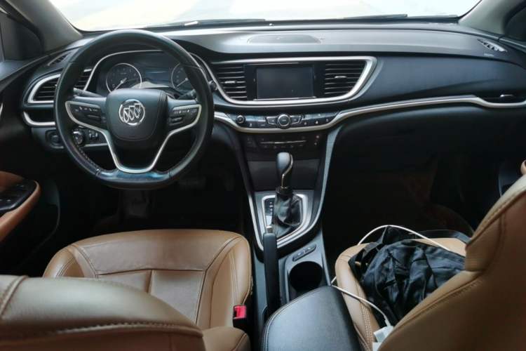 Used Buick Excelle GX 2018 18T Automatic Flagship Model Center Console