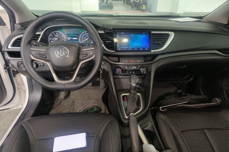 Used Buick Excelle GX 2018 18T Automatic Elite Model Center Console