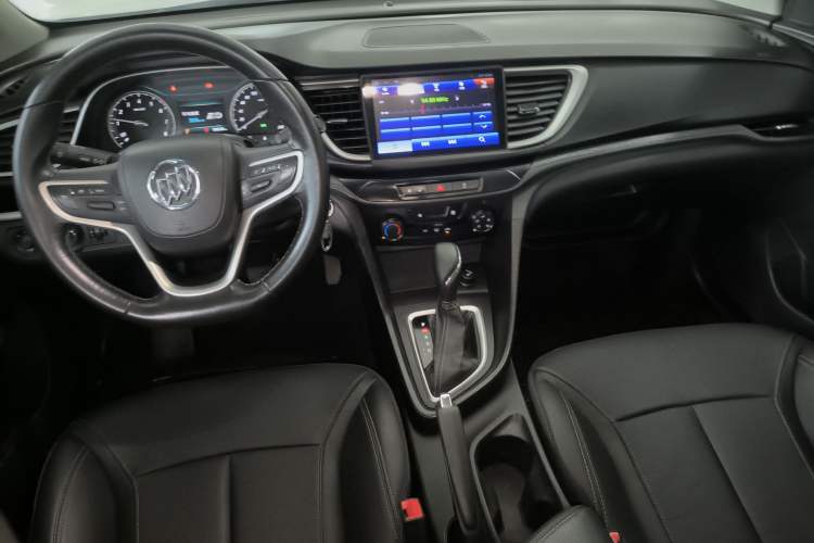 Used Buick Excelle GX 2018 18T Automatic Elite Model Center Console