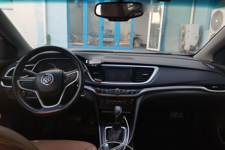 Used Buick Excelle GX 2018 18T Automatic Flagship Model Center Console