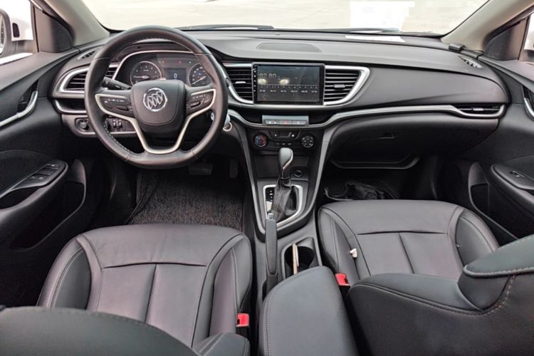 Used Buick Excelle GX 2018 18T Automatic Elite Model Center Console