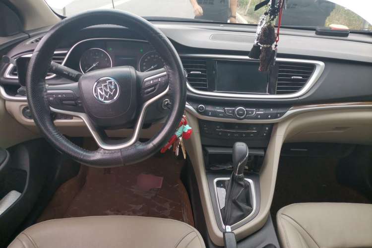 Used Buick Excelle GX 2018 15T Dual-Clutch Elite Model Center Console