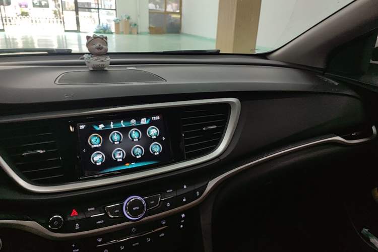 Used Buick Excelle GX 2018 18T Automatic Flagship Model Center Console