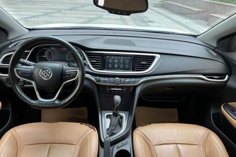 Used Buick Excelle GX 2018 18T Automatic Flagship Model Center Console