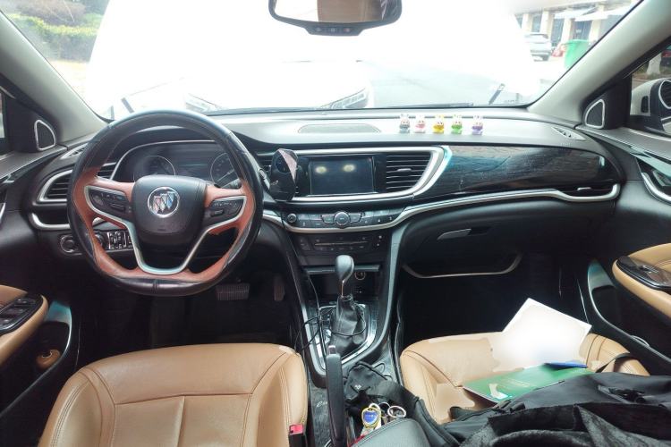 Used Buick Excelle GX 2018 18T Automatic Flagship Model Center Console