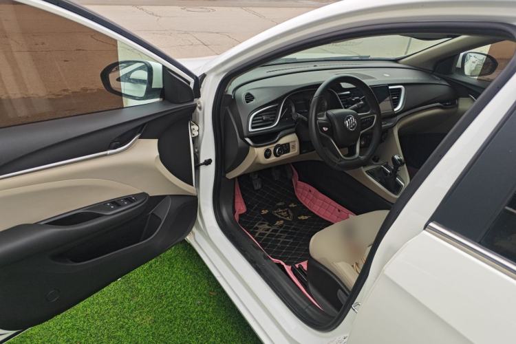 Used Buick Excelle GX 2018 15T Manual Elite Model Driver Seat