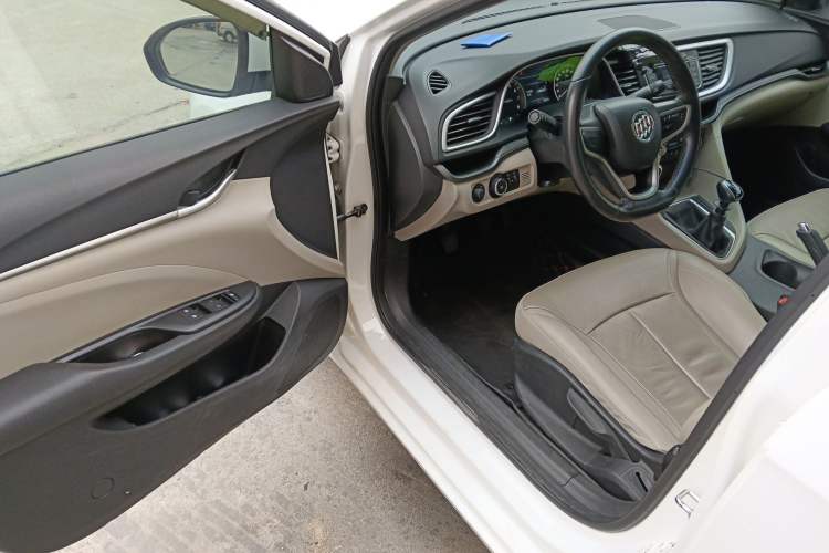 Used Buick Excelle GX 2018 15T Manual Elite Model Driver Seat