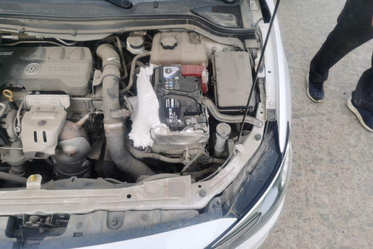 Used Buick Excelle GX 2018 18T Automatic Flagship Model Engine Bay Left