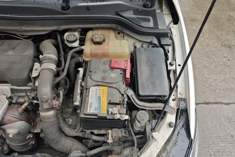 Used Buick Excelle GX 2018 18T Automatic Elite Model Engine Bay Left