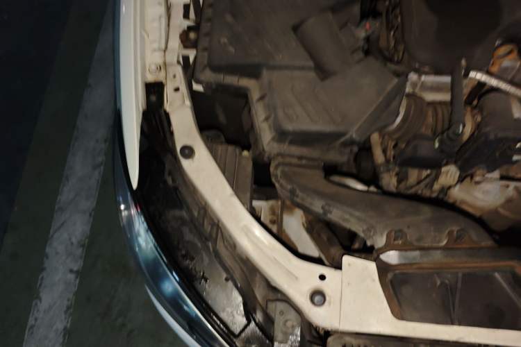 Used Buick Excelle GX 2018 18T Automatic Flagship Model Engine Bay Right