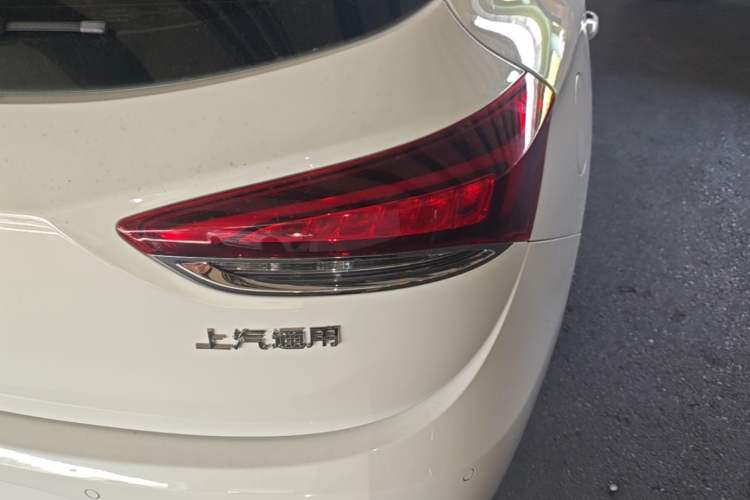 Used Buick Excelle GX 2018 15T Dual-Clutch Elite Model Exterior 3