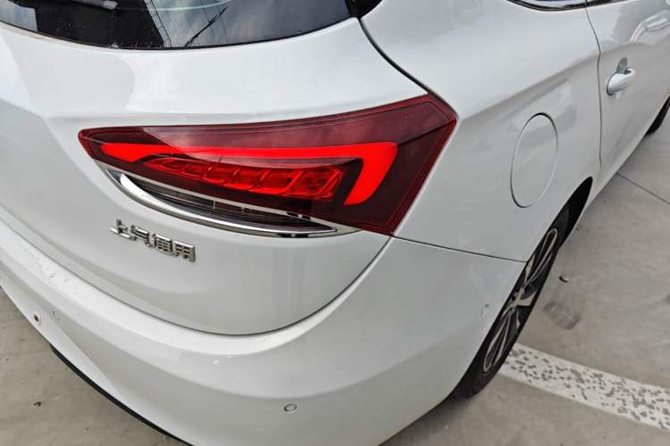 Used Buick Excelle GX 2018 18T Automatic Elite Model Exterior 3