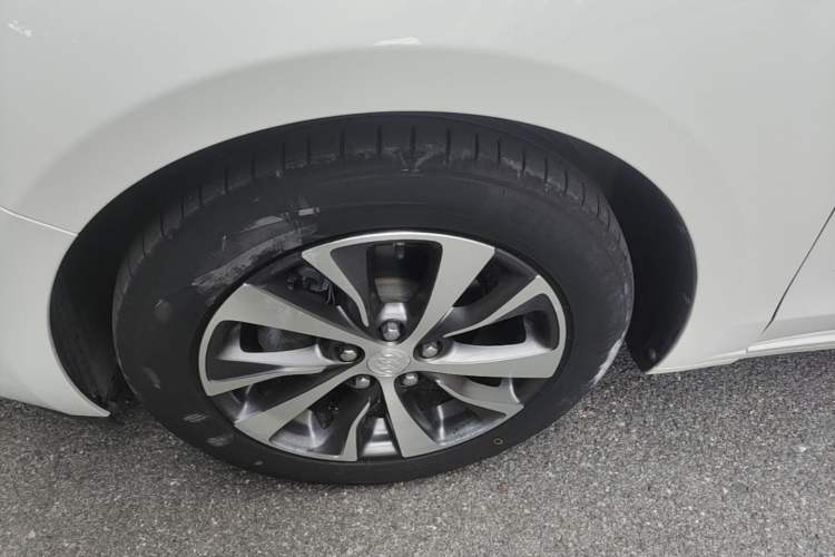 Used Buick Excelle GX 2018 18T Automatic Elite Model Exterior 4