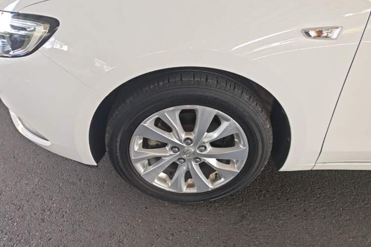 Used Buick Excelle GX 2018 15T Dual-Clutch Elite Model Exterior 4
