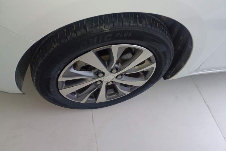 Used Buick Excelle GX 2018 18T Automatic Elite Model Exterior 4