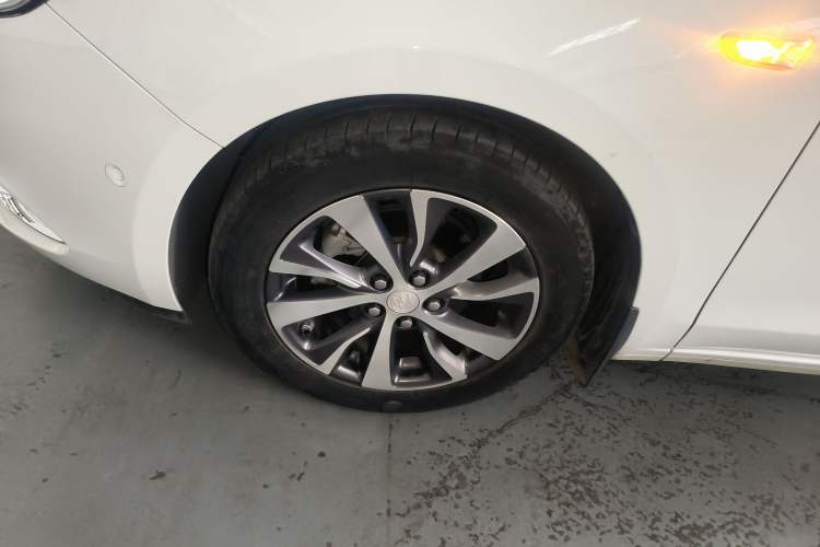 Used Buick Excelle GX 2018 18T Automatic Elite Model Exterior 4