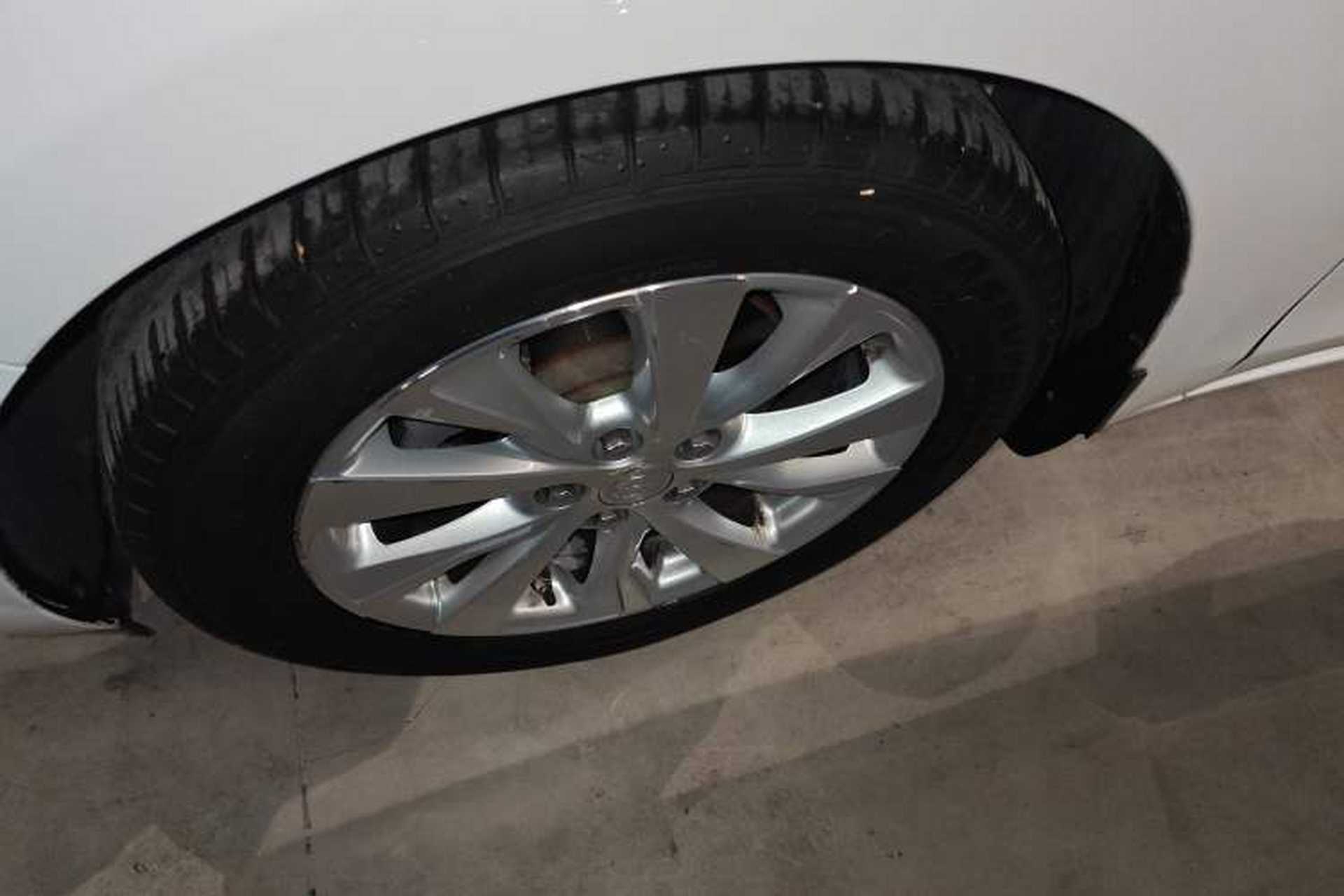 Used Buick Excelle GX 2018 15T Dual-Clutch Elite Model Exterior 4