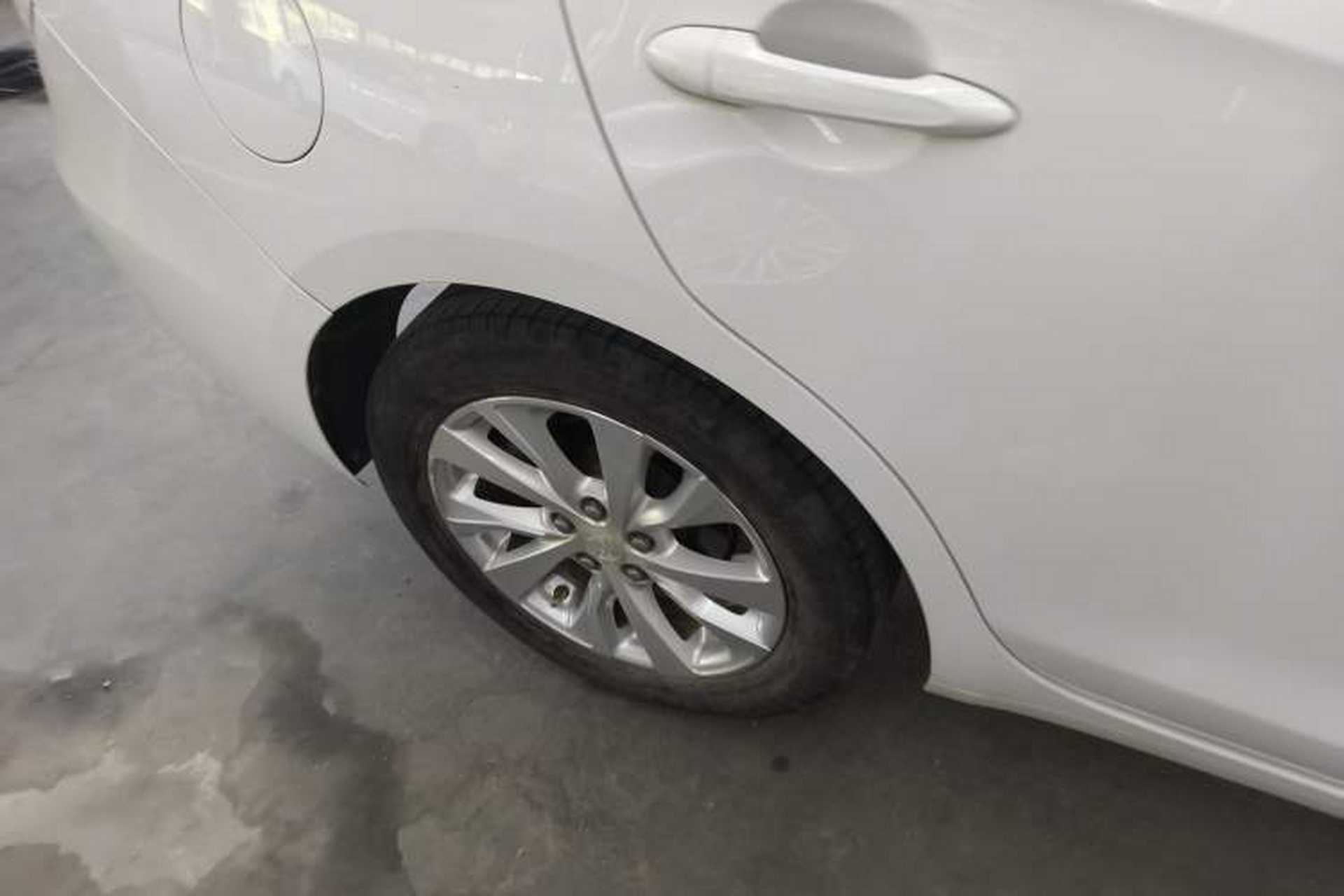 Used Buick Excelle GX 2018 15T Dual-Clutch Elite Model Exterior 5